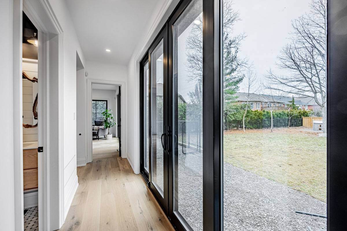 Waterdown Custom Home anilllllll39