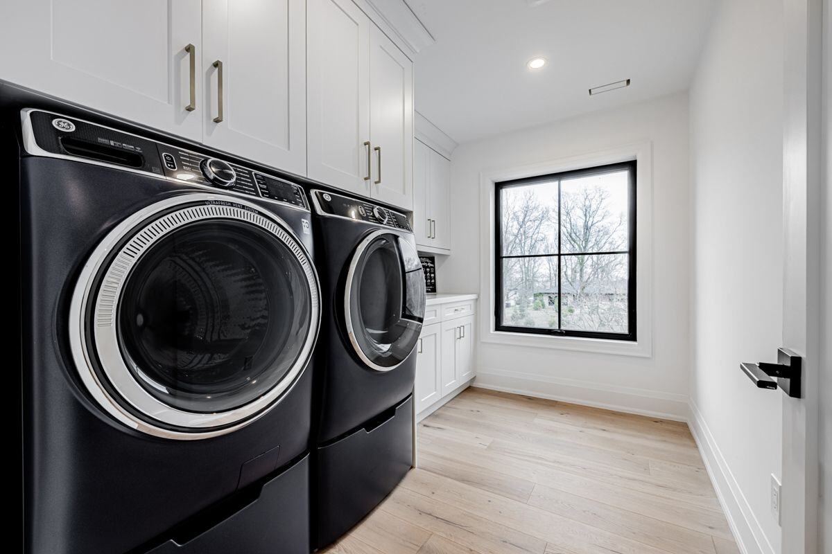 Waterdown Custom Home anilllllll40